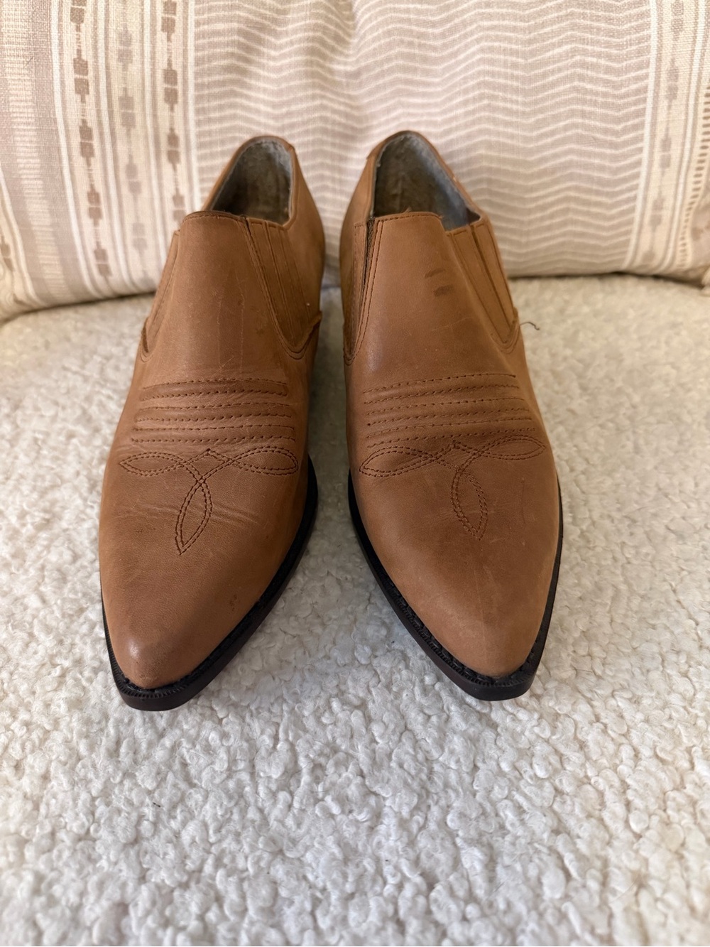 Maine Woods Tan Pointed Ankle Booties